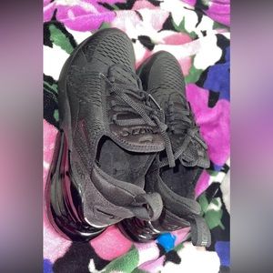 All black AirMax 270